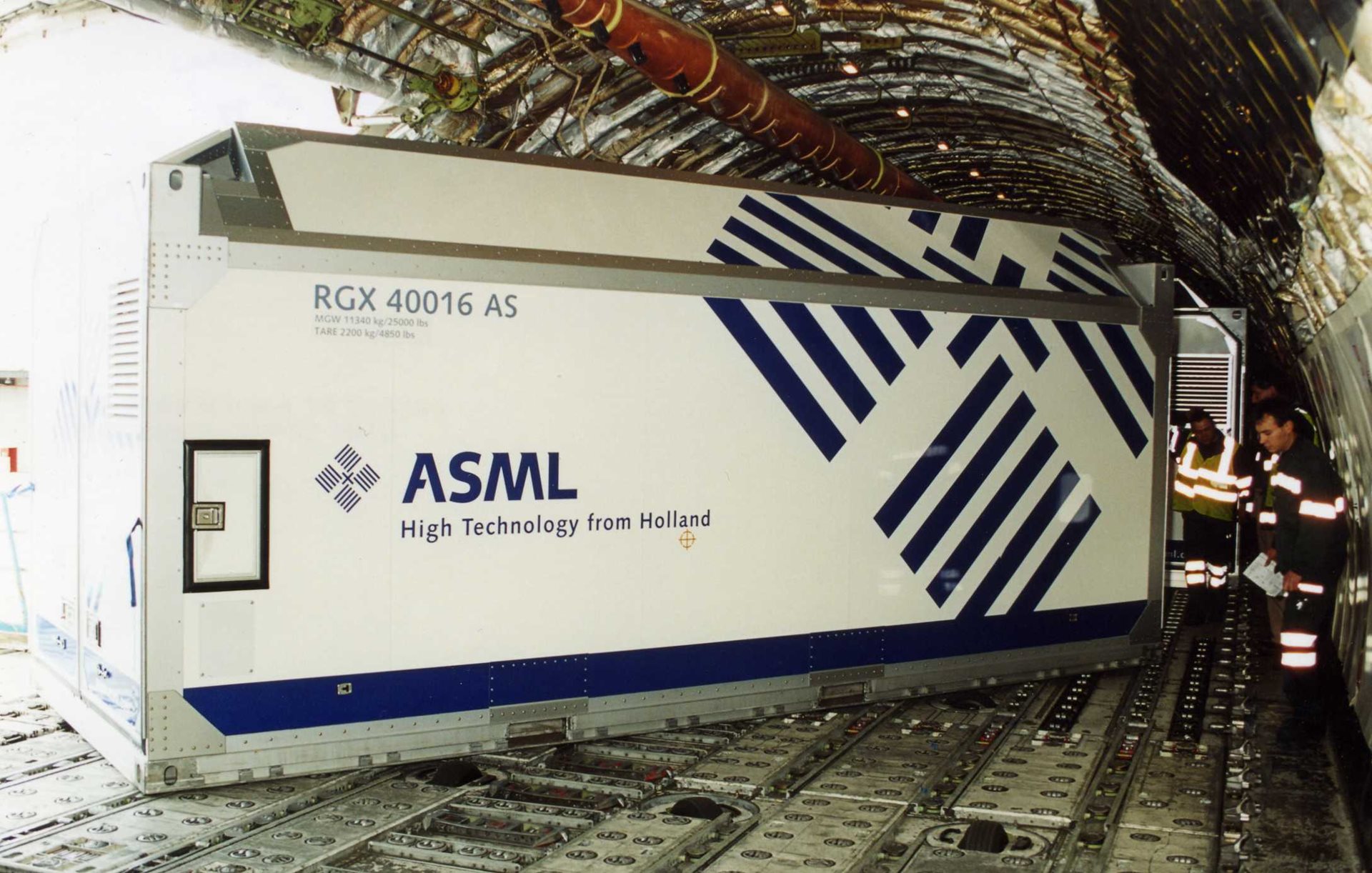 运送ASML的第一个Twinscan系统之一。